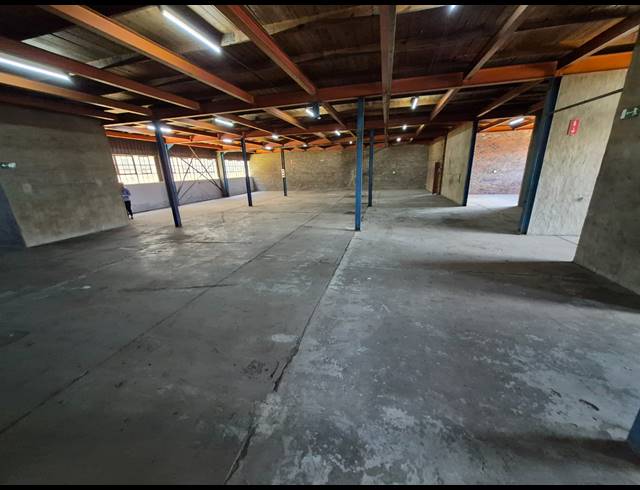 2,110M² WAREHOUSE FOR SALE IN HERIOTDALE